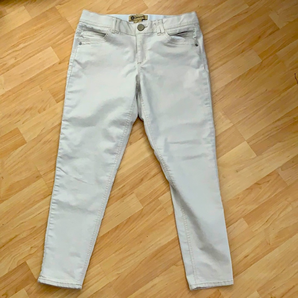 Beautiful off white denim jeans.